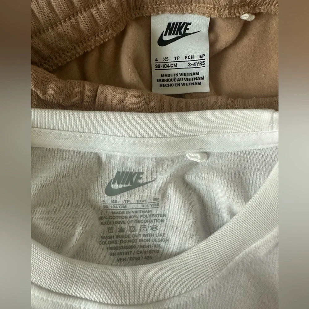 Nike Long Sleeve Logo T-Shirt & Tan Jogger Pants 2 Piece Set Boys Size 4 NWT